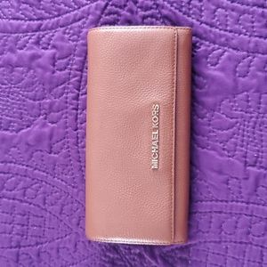 Michael kors wallet